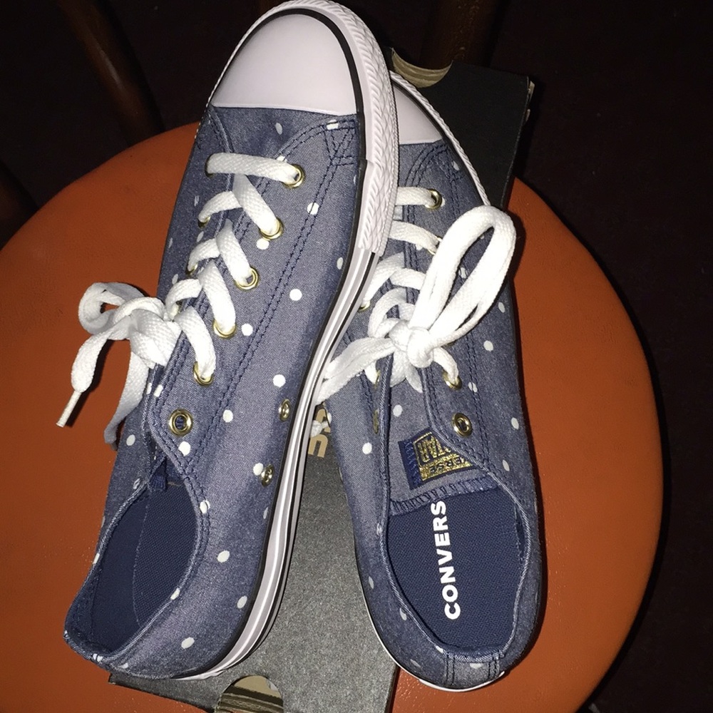 Brand new converse shoes for women